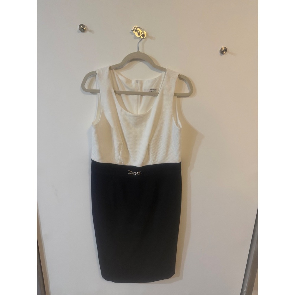 Studio One New York Colorblock Sheath Dress White Black Chain Waist Size 10
